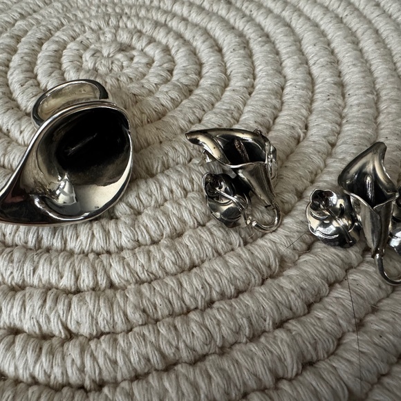 NWOT 925 Sterling Silver Calla Lily Flower Earring and Statement Ring Set - Picture 1 of 7